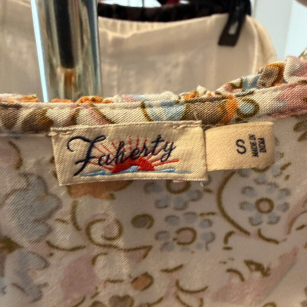 Faherty Floral Print Ruffle Sleeve Carmen Wrap Midi Dress Size Small Cottagecore - Picture 3 of 15
